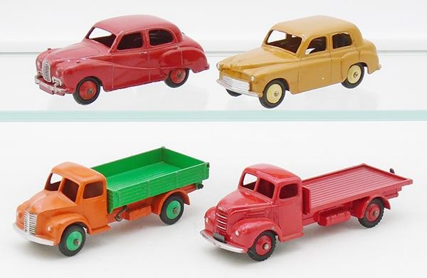 Lot 209: 4 DINKY VEHICLES