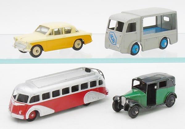 Lot 263: 4 DINKY VEHICLES