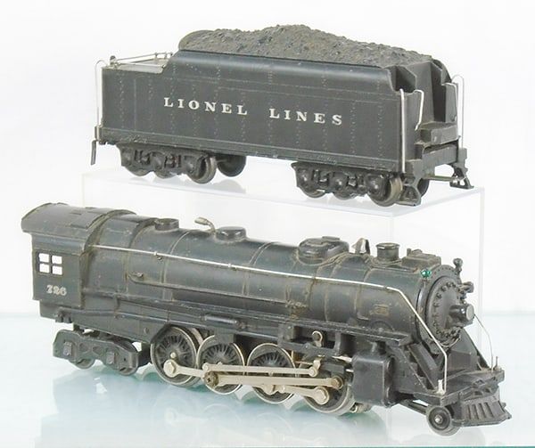 Lot 225: LIONEL 726 BERKSHIRE LOCO & TENDER