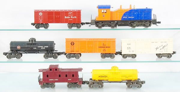 Lot 271: LIONEL TRAIN SET