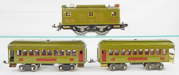Lot 280: LIONEL TRAIN SET