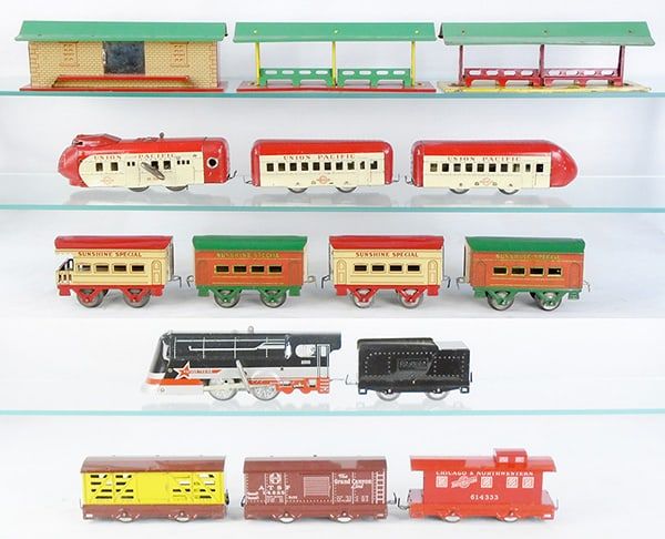 Lot 322: HAFNER TRAIN SETS