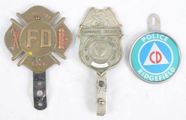 Lot 329: 3 LICENSE PLATE TOPPERS