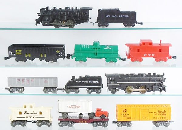 Lot 406: 2 MARX TRAIN SETS