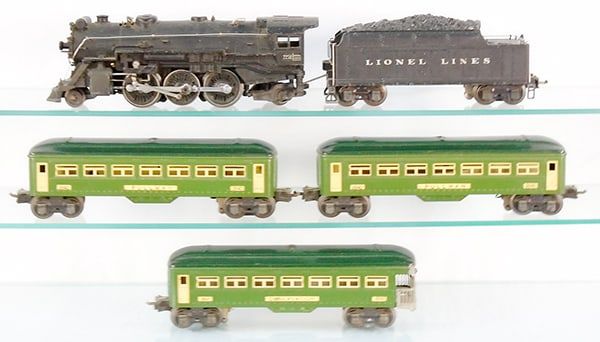 Lot 424: LIONEL TRAIN SET
