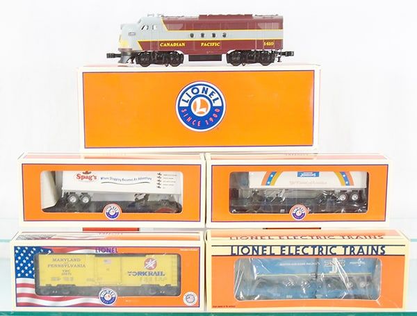 Lot 458: LIONEL TRAIN SET