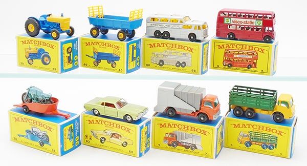 Lot 235: 8 MATCHBOX VEHICLES