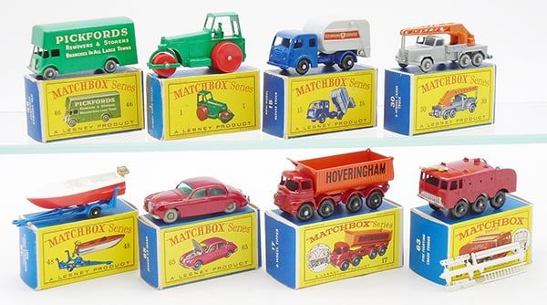 Lot 265: 8 MATCHBOX VEHICLES