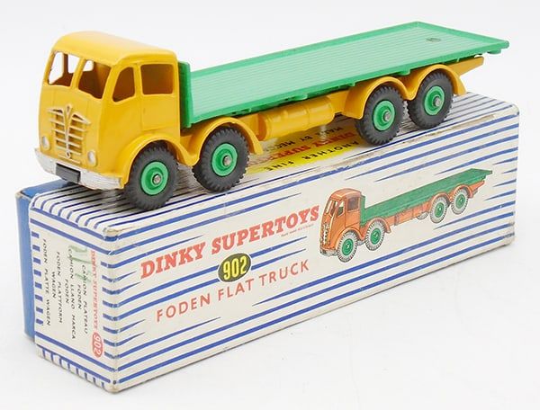 Lot 273: DINKY 902 FODEN FLAT TRUCK