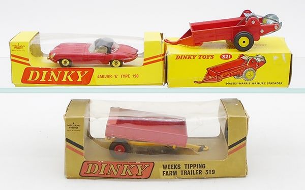 Lot 464: 3 DINKY VEHICLES