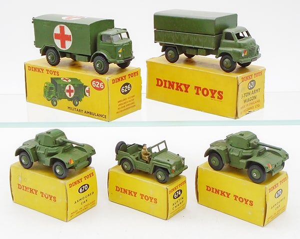 Lot 473: 5 DINKY ARMY VEHICLES