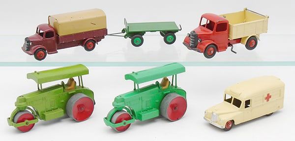 Lot 159: 6 DINKY VEHICLES