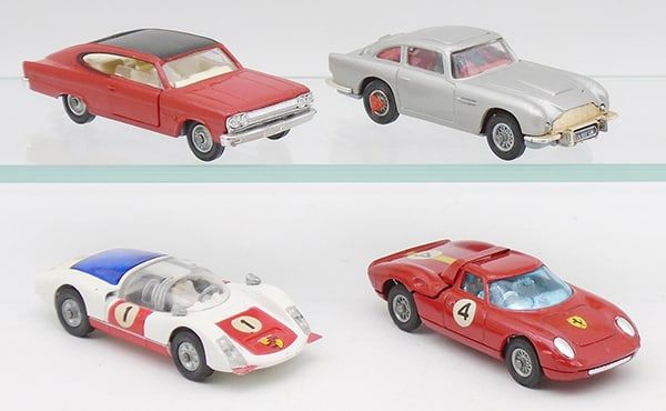 Lot 161: 4 CORGI VEHICLES