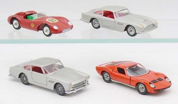 Lot 271: 4 SOLIDO VEHICLES