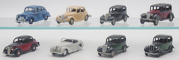 Lot 424: 8 WHITE METAL VEHICLES