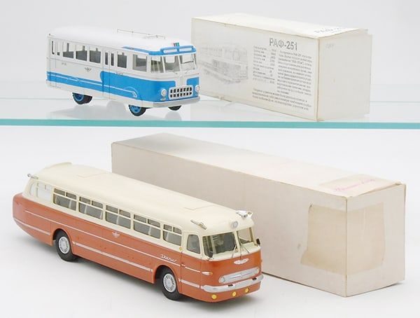 Lot 263: 2 VECTOR MODELS BUSES