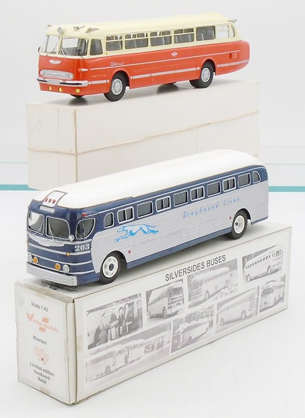 Lot 265: 2 VECTOR MODELS BUSES