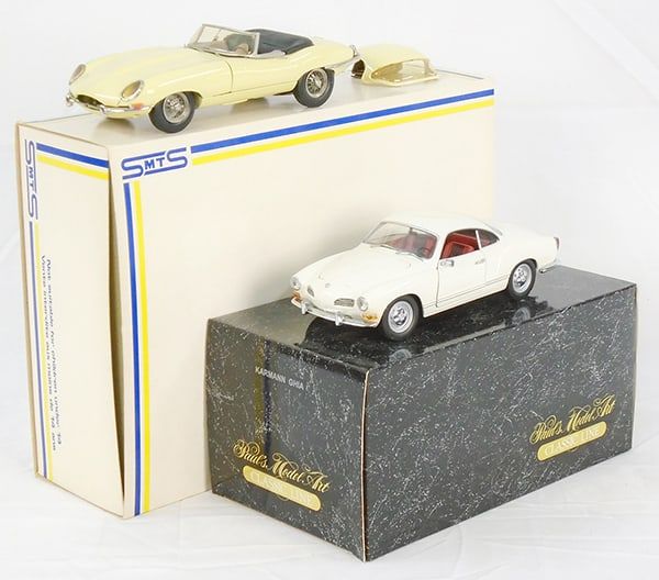 Lot 471: 2 MODEL AUTOS