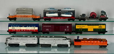 Lionel Train Set. Lionel O-gauge model trains, comprising alco diesel locomotives and six 