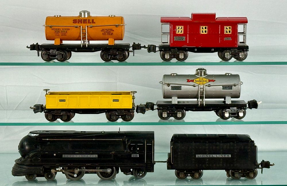 Lot 208: Lionel O Gauge Freight train