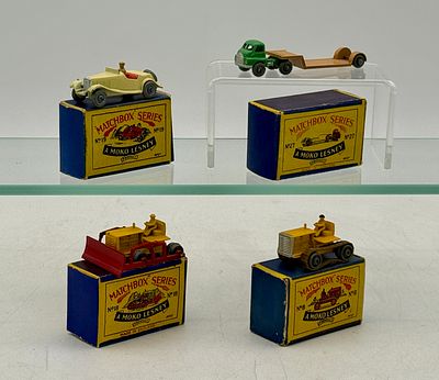 Four Matchbox Moko Lesney Vehicles. 8A3 Caterpillar Tractor treads frozen, 18A1 Caterpillar 
