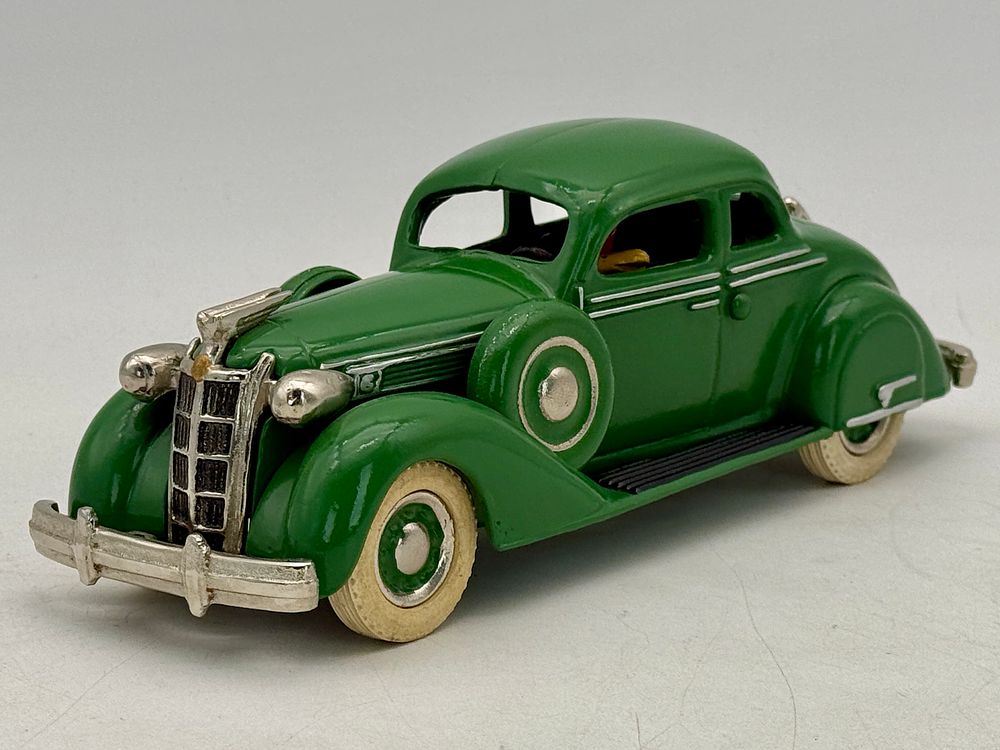 Lot 177: Tom Sehloff 1935 Chrysler Coupe
