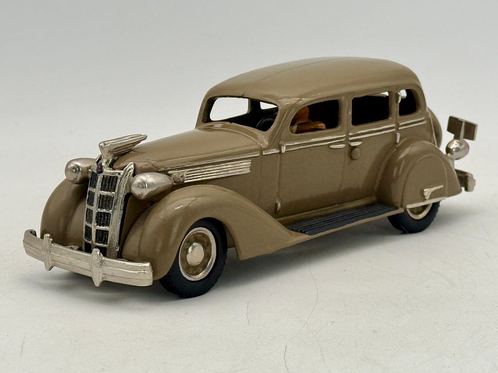 Lot 178: Tom Sehloff 1935 Chrysler Sedan