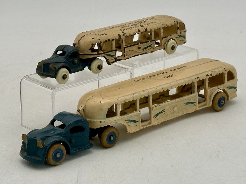 Lot 262: Two Arcade Cast Iron Greyhound 'Century of Progress' Bus Sets