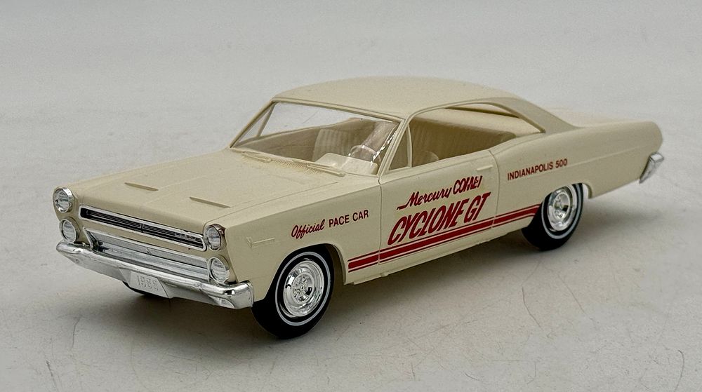 Lot 291: AMT 1966 Mercury Comet Cyclone GT Pace Car Promo Model