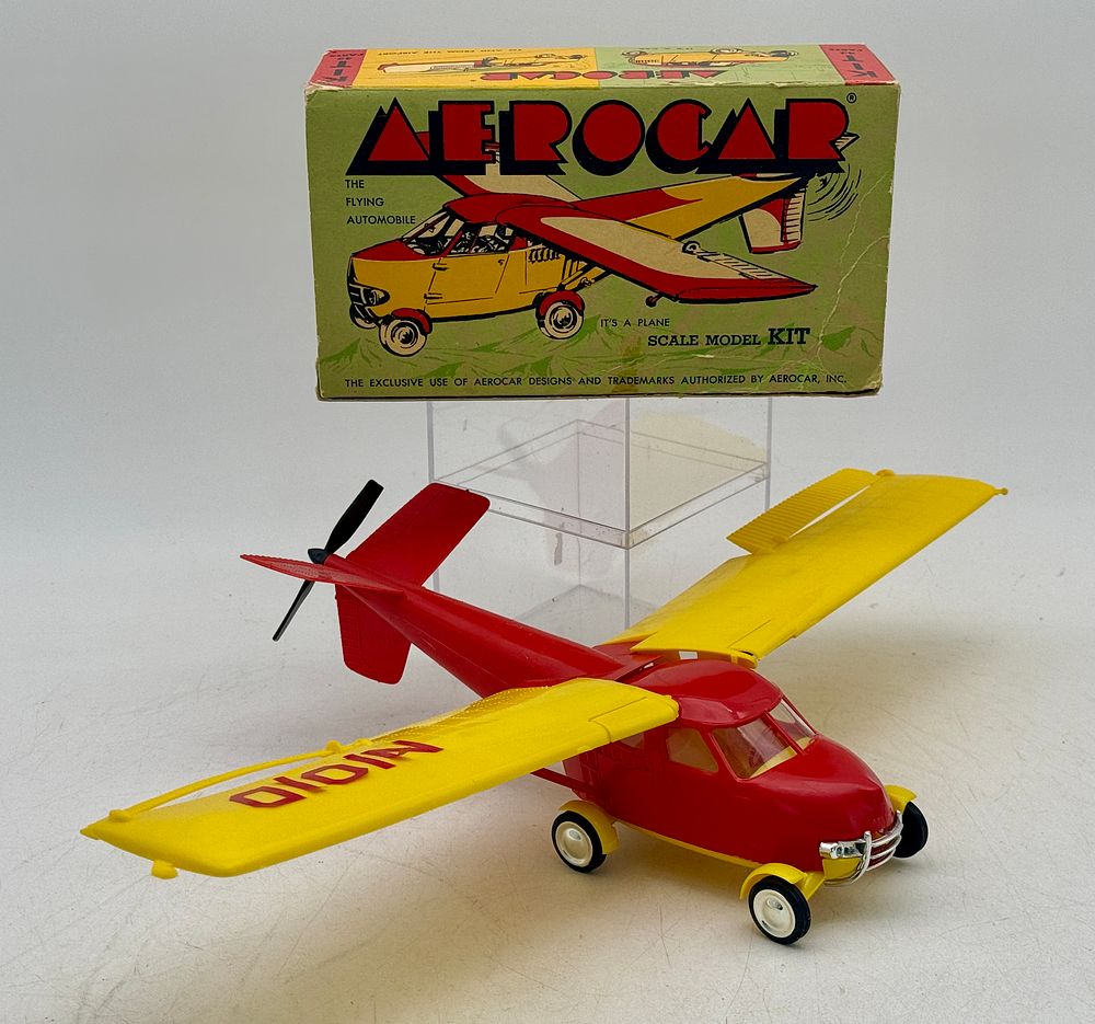 Lot 305: Gladen Aerocar 'The Flying Automobile' Scale Model Kit N101D, c.1961