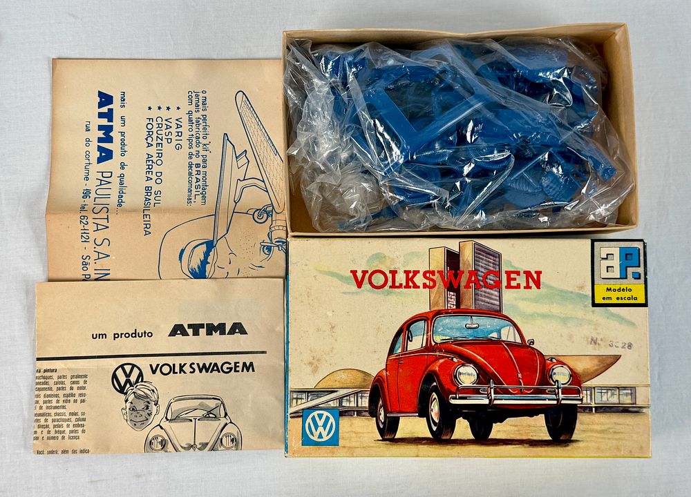 Lot 336: Vintage Volkswagen Beetle Plastic Model Kit made in Brazil