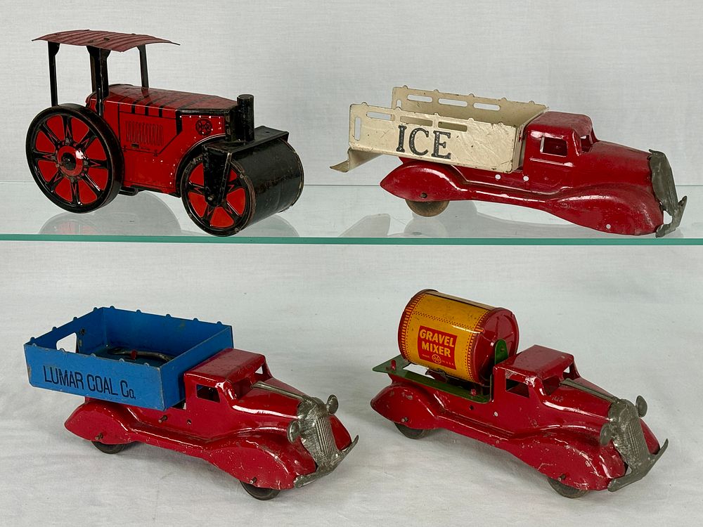 Lot 370: Four Marx Vintage Tin Litho Toy Vehicles