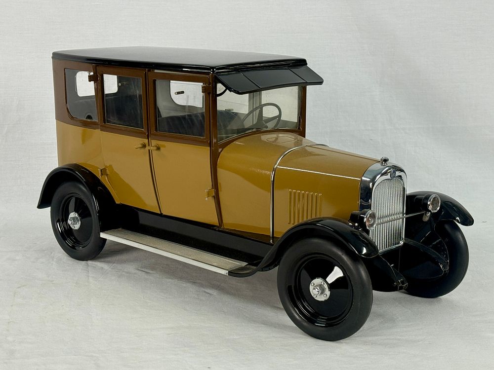 Lot 375: A Brepsomy Les Jouets de Citroen B14 Model Car