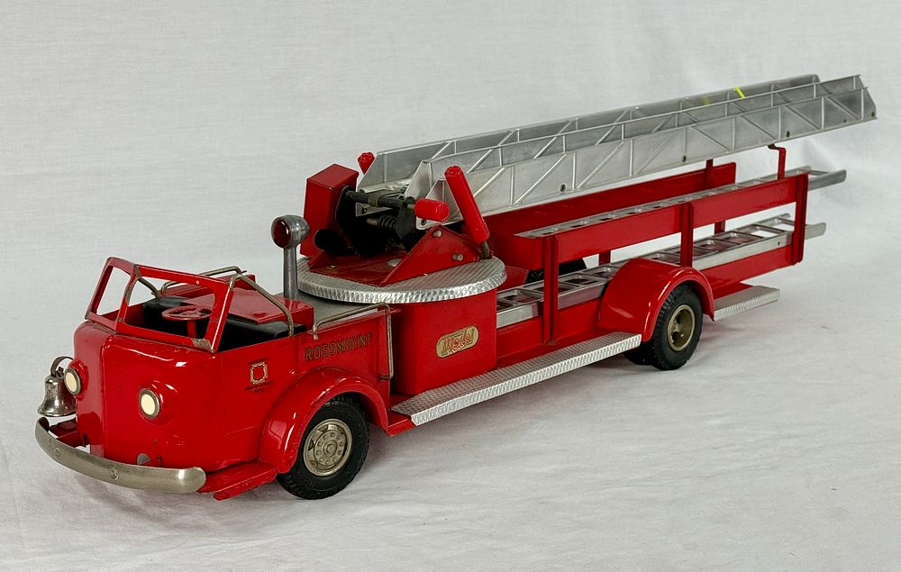 Lot 390: 1950s Doepke 2014 Rossmoyne American La France Fire Truck