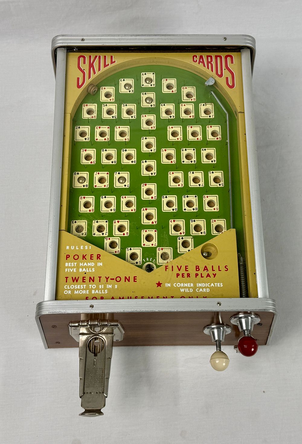 Lot 407: Vintage Tabletop Giepen Skill Cards Pinball Trade Stimulator Game
