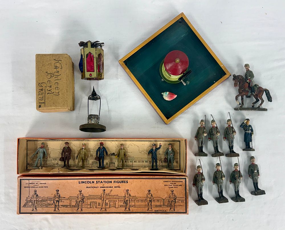 Lot 416: Lincoln Station Figures, Soldiers, and Assorted Toys