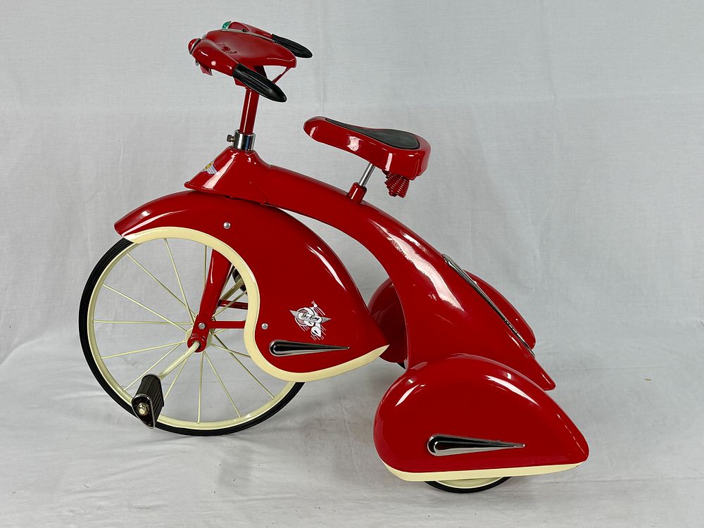 Lot 425: Air Flow Collectibles Sky King Streamliner Deluxe Child's Tricycle