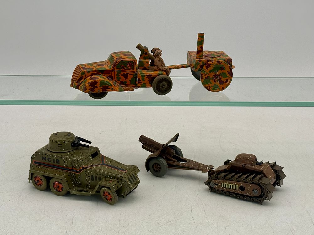 Lot 443: Three Japanese Tin Litho Military Toy Vehicles