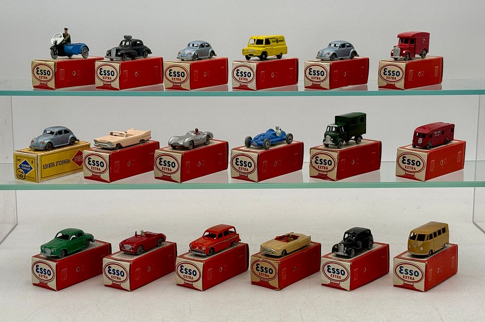 Lot 474: A Collection of 18 Morestone Die-Cast Toy Vehicles