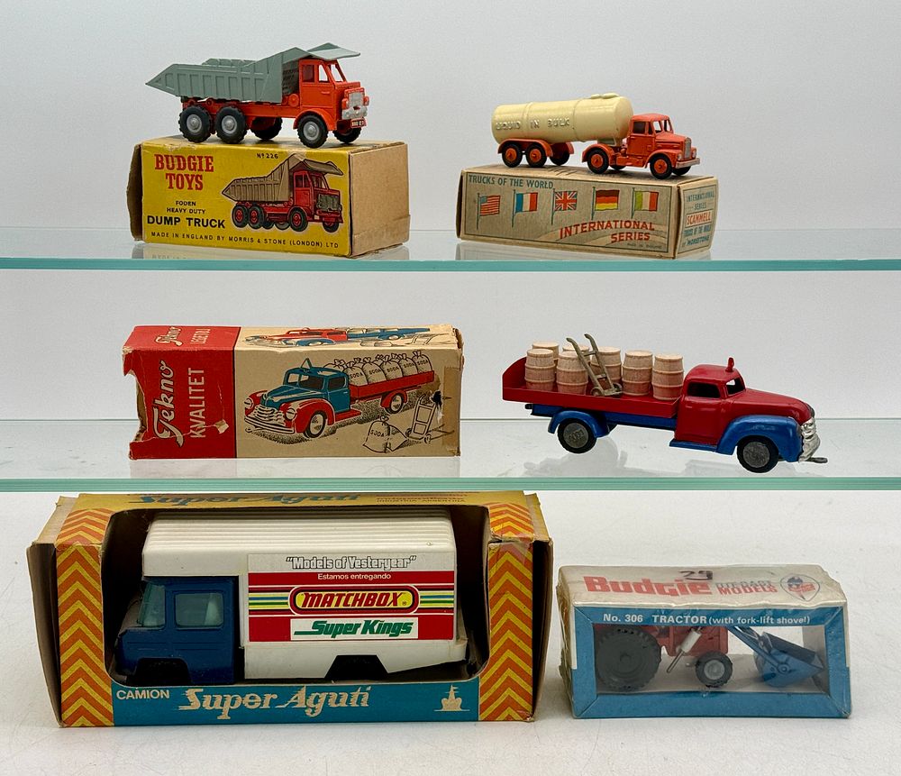 Lot 475: Five Diecast Trucks