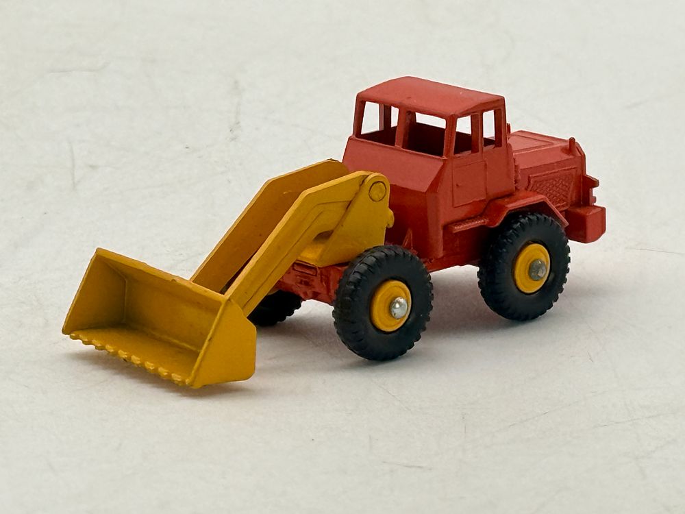 Lot 479: Matchbox 69B6 Hatra Shovel