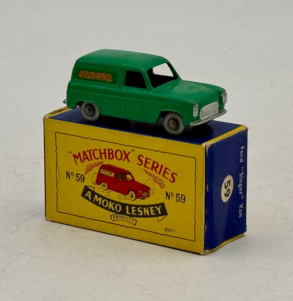 Lot 485: Matchbox 59A4 Ford Singer Van with Box