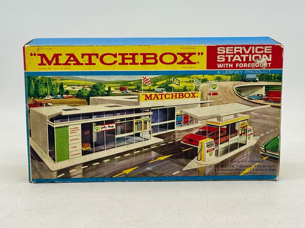Lot 490: Matchbox Lesney MG-1 Service Station with Forecourt