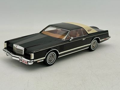 BoS-Models #129 1:18 1978 Lincoln Continental MK.V Coupe Model Car. A 1:18 scale black and tan 