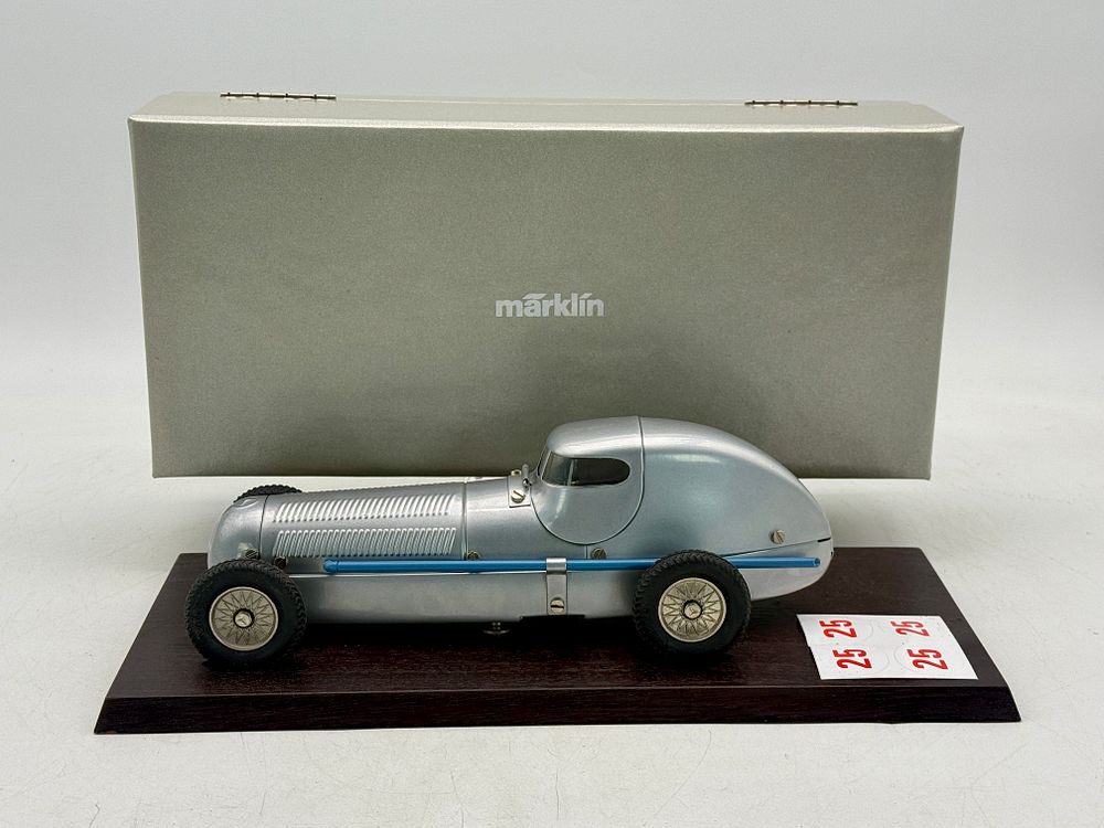 Lot 156: Märklin Mercedes-Benz W25 Silver Arrow Model Racing Car