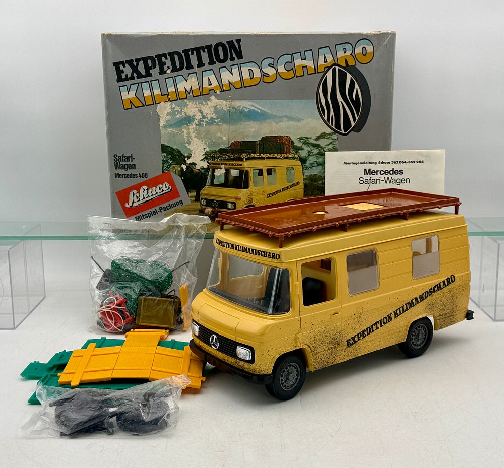 Lot 266: Schuco Mercedes Benz 408 Safari-Wagen Expedition Kilimandscharo Toy Set