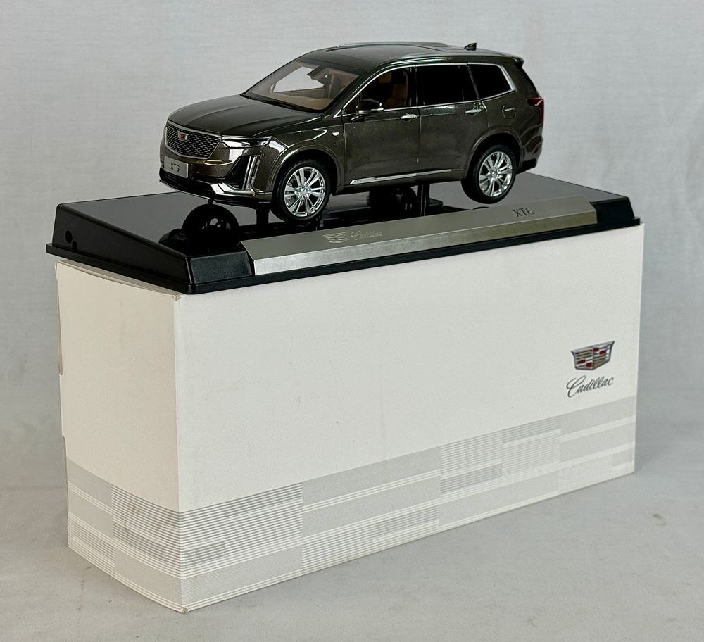 Lot 346: Cadillac XT6 Dealer Promo