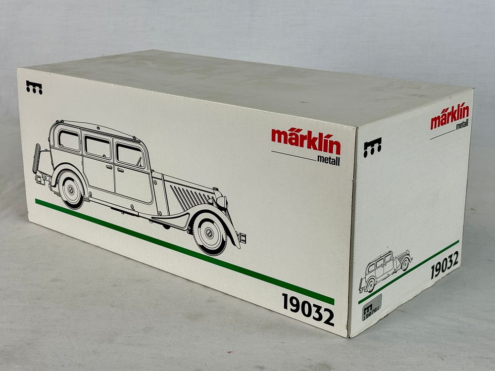 Lot 405: A Märklin 19032 Pullman Limousine