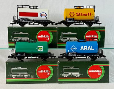 M&auml;rklin Gauge 1 Tank Wagons with Original Boxes. This is a set of four professional-grade Gauge 
