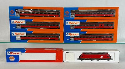 7 Roco HO Scale &Ouml;BB Electric Locomotive and Eurofima Passenger Coaches in Original Boxes. This 